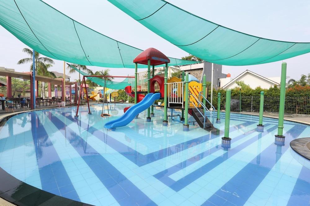 The Centro Hotel & Residence By Orchardz Batam Exterior photo