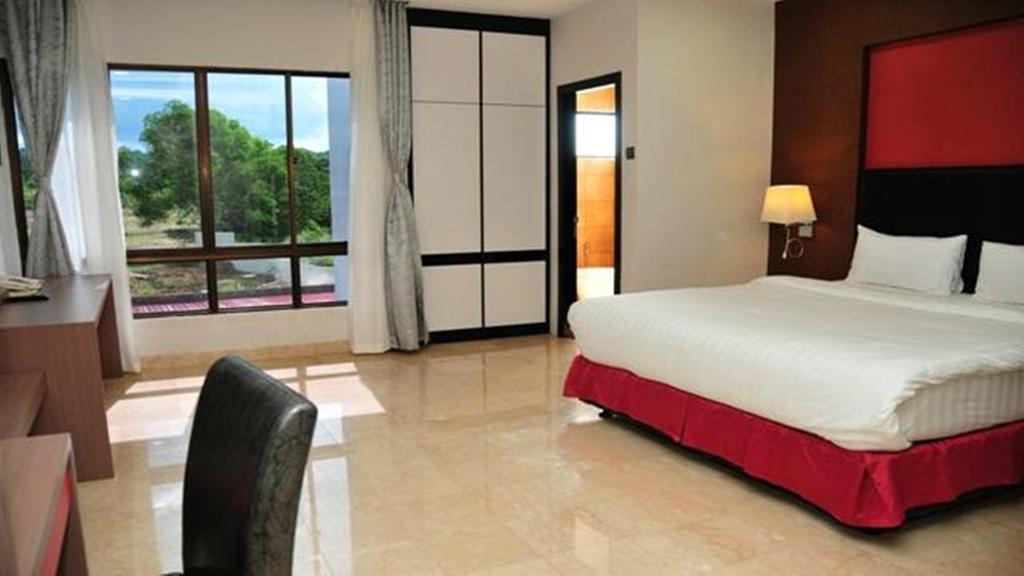 The Centro Hotel & Residence By Orchardz Batam Exterior photo