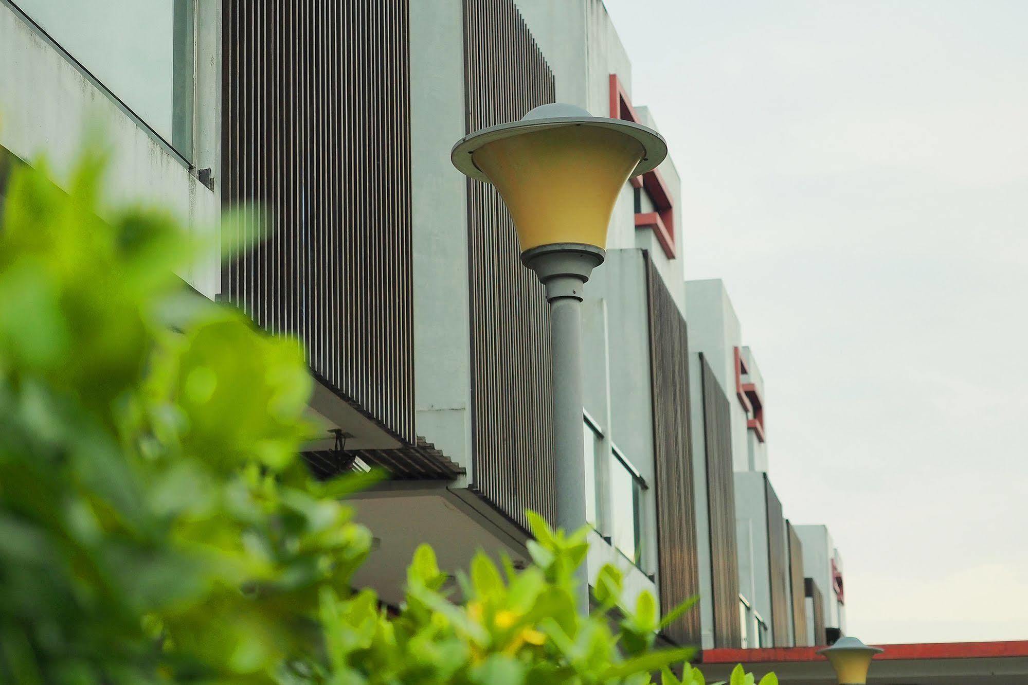 The Centro Hotel & Residence By Orchardz Batam Exterior photo